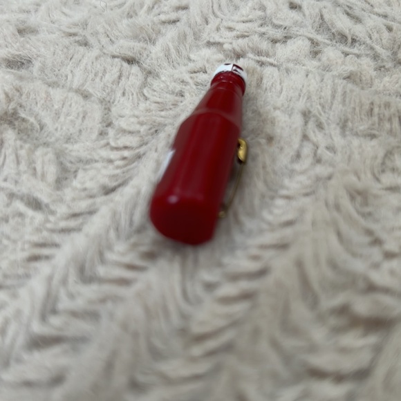 Heinz ketchup miniature bottle pin - Picture 10 of 16